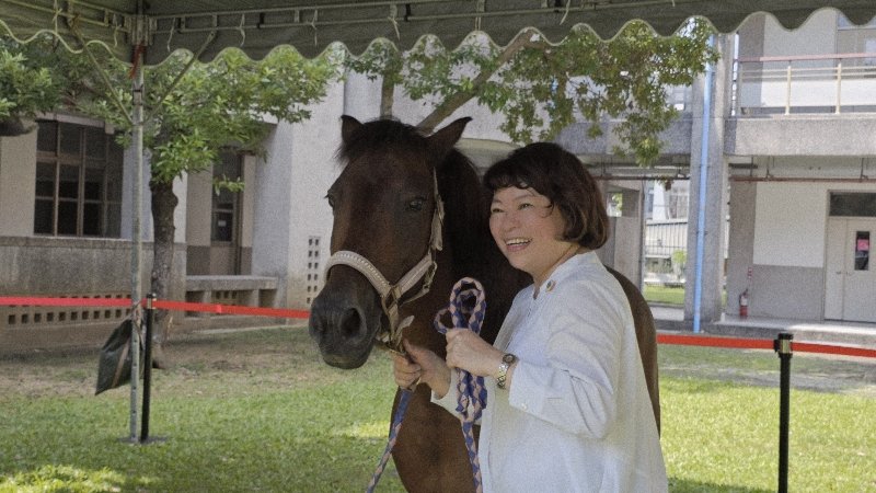《天下雜誌》2025年縣市首長施政滿意度調查 嘉義市長黃敏惠連3年獲施政標竿首長 嘉義市勇奪「慢老城市」非六都冠軍