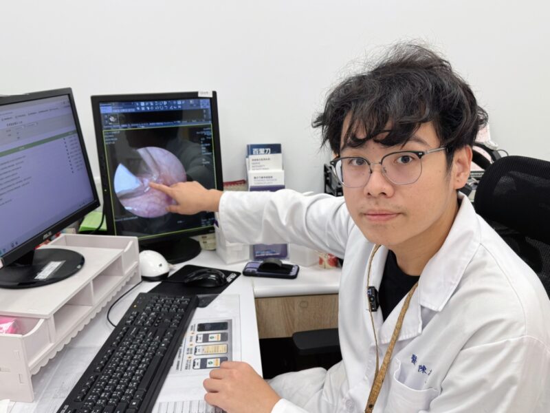 「燒聲」沙啞半年是聲帶結節在做怪　高雄秀傳醫院用新手術方式治癒