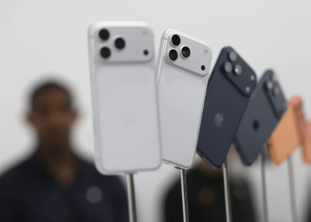 iPhone 17 Pro Max的藏藍色也是果粉喜愛的款式