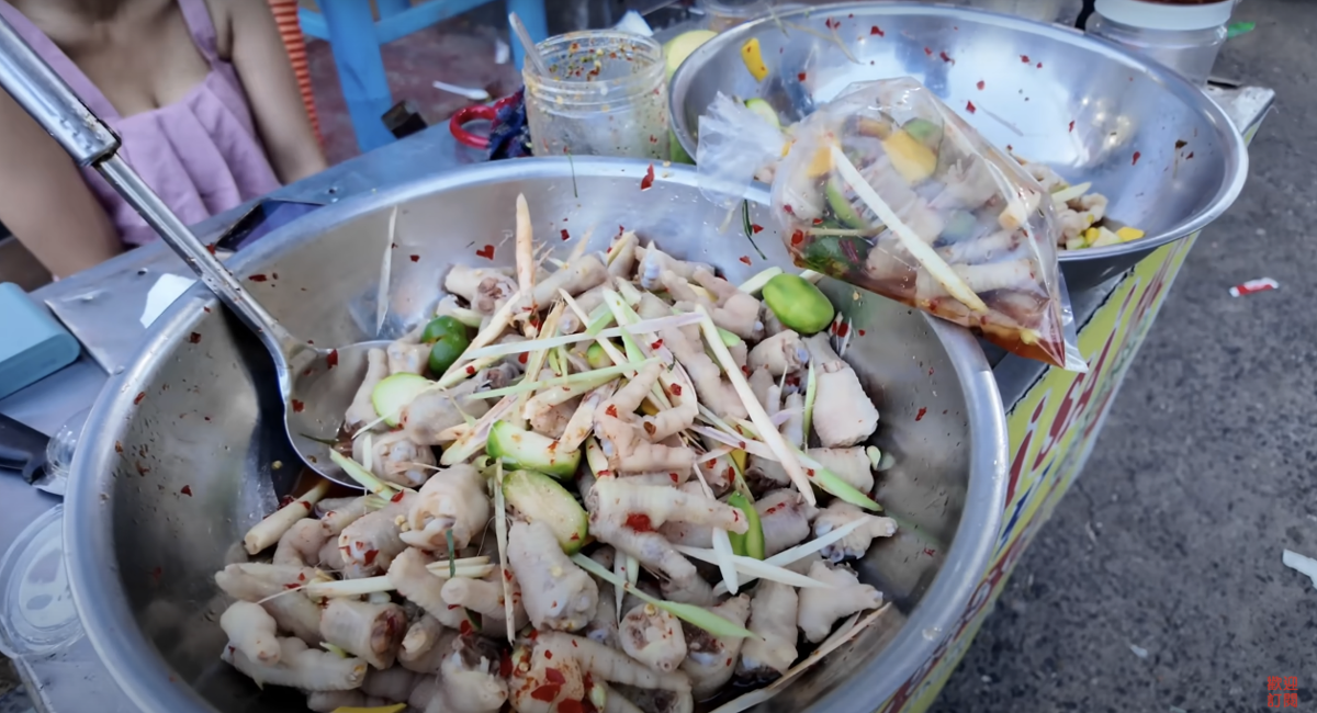實測越南昆市場爆量小吃 百元預算竟只用一半就吃飽