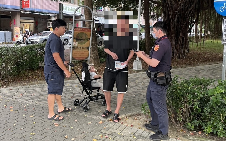 ▲圖說:休假警員推著9個月大女兒在公園散步,意外尋獲緊急協尋失蹤人口 (圖/台中市政府 提供)