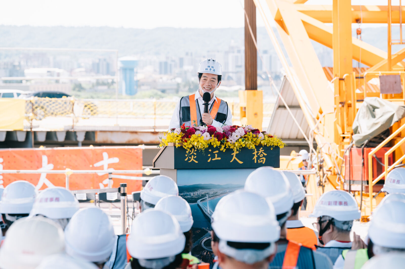 淡江大橋合龍典禮「歡迎總統」布條爭議　公路局強調非主辦單位行為 213