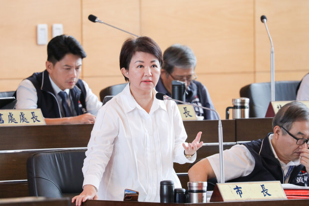 中捷藍線中央明年補助1.6億 盧秀燕怒批:「卡盧」擋捷運「非常不道德」 1 %E8%AD%B0%E5%93%A1%E9%97%9C%E5%BF%83 %E6%AF%8F%E4%BA%BA%E6%99%AE%E7%99%BC5%E8%90%AC%E5%85%83 %E8%AD%B0%E9%A1%8C %E7%9B%A7%E5%B8%82%E9%95%B7 %E6%AD%A4%E5%B0%87%E5%8B%95%E7%94%A8%E5%B8%82%E6%94%BF%E5%B9%B4%E5%BA%A6%E9%A0%90%E7%AE%97%E4%B8%83%E6%88%90 %E6%81%90%E8%A1%9D%E6%93%8A%E5%90%84%E9%A0%85%E5%BB%BA%E8%A8%AD%E9%A0%88%E6%85%8E%E6%80%9D