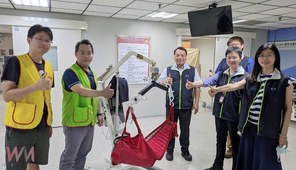 台電暖心捐贈創世「高背移位吊帶」設備 守護植物人尊嚴與安全 - https://www.watchmedia01.com