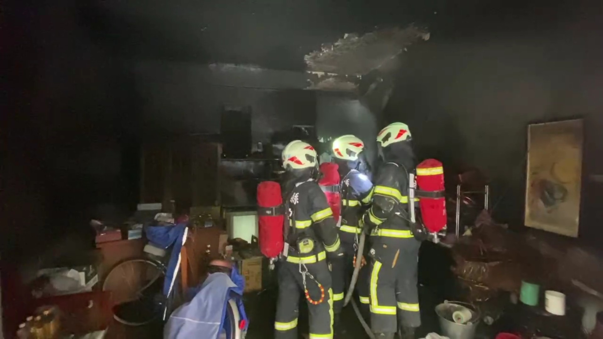 (有影片)/北斗民宅火警奪命 濃煙吞噬憨厚青年 單親家庭心碎悲痛 - https://www.watchmedia01.com