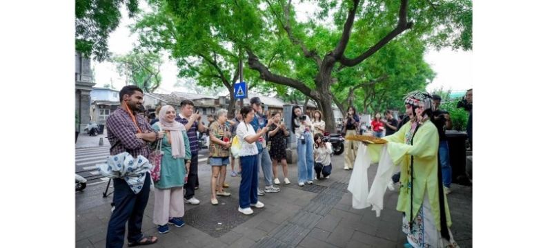 「打卡鼓樓西大街」活動啟動 市民漫步斜街感受800年歷史