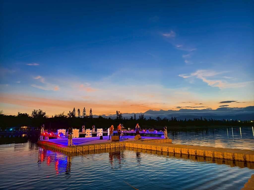 藍海生活節9/26登場! 臺東活水湖水火共舞震撼夜空