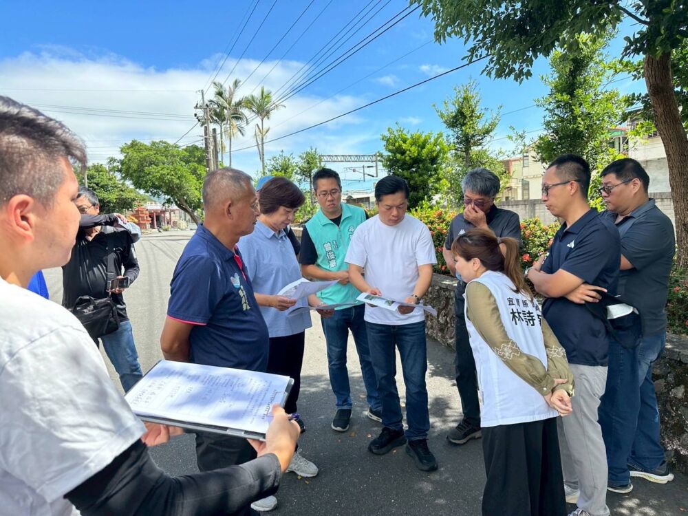 宜蘭頭城濱海路淹水擾民 陳俊宇、林詩穎會勘助改善 212 宜蘭頭城濱海路淹水擾民 陳俊宇、林詩穎會勘助改善 211