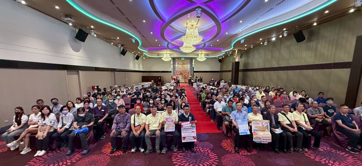 ▲農業局姚志旺局長出席高雄市植保公會第11屆第3次會員大會並與全體會員合影