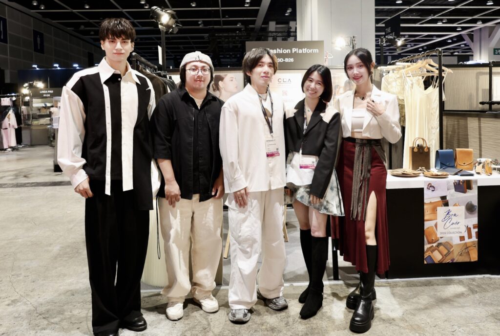 CLA Fashion Platform在香港年度時裝盛事Centrestage參展首戰告捷! 帶原創設計師品牌出海 擁有超高人氣詢問度 4 %E4%B8%BB%E7%90%86%E4%BA%BA%E8%88%87%E5%93%81%E7%89%8C%E5%A4%A7%E4%BD%BF%E5%80%91