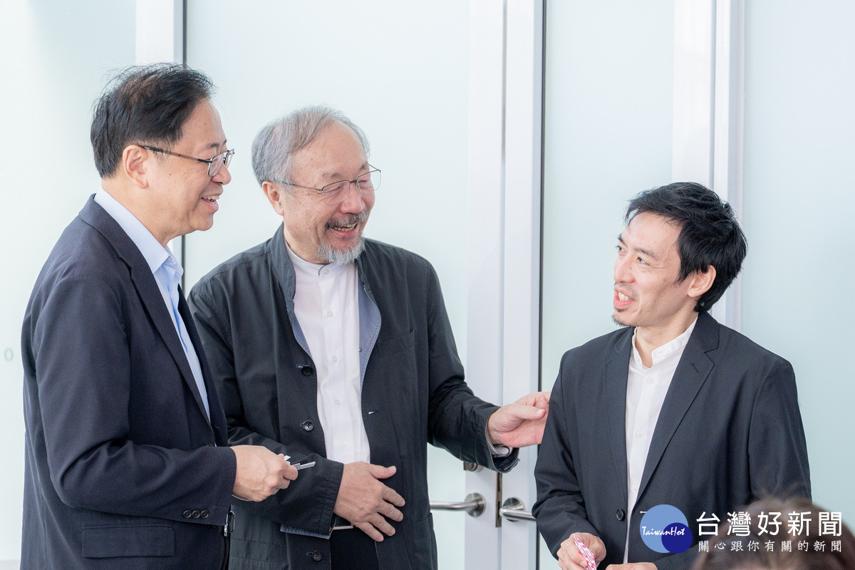 桃園市長張善政出席「2026台灣設計展交流活動」，與設計師們交流。<br /><br /> 