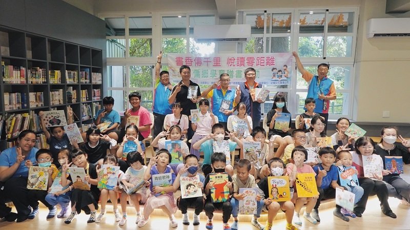 救國團高雄市團友會贈書新發國小  為偏鄉孩子點亮閱讀希望
