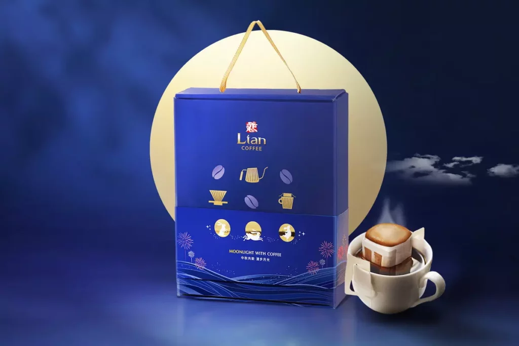 「戀」精品濾掛咖啡禮盒,以中秋滿月為靈感設計,將團圓情意化作每一杯溫暖的咖啡香氣。 (圖片僅供參考,商品內容以實際出貨為準)