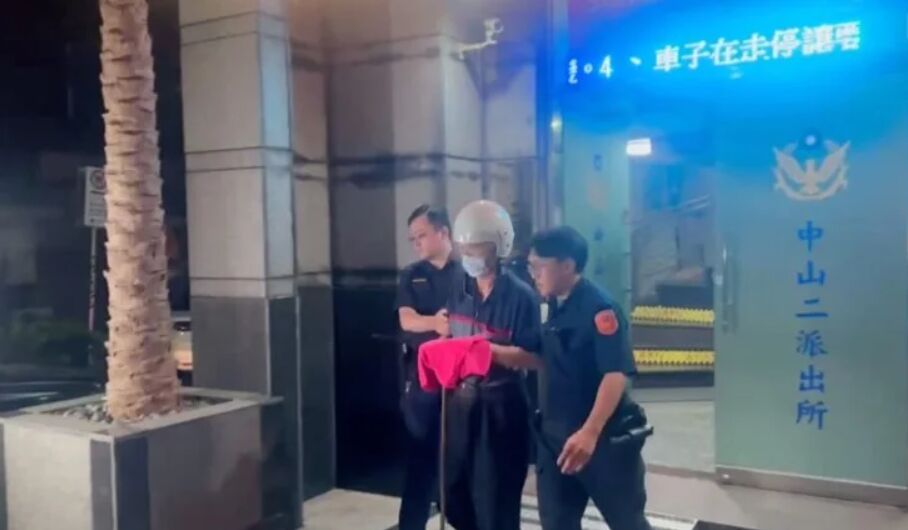 台北市男砸40萬做「陰莖增大術」莫名死亡 絕命醫美醫師黑料曝光 220 台北市男砸40萬做「陰莖增大術」莫名死亡 絕命醫美醫師黑料曝光 219