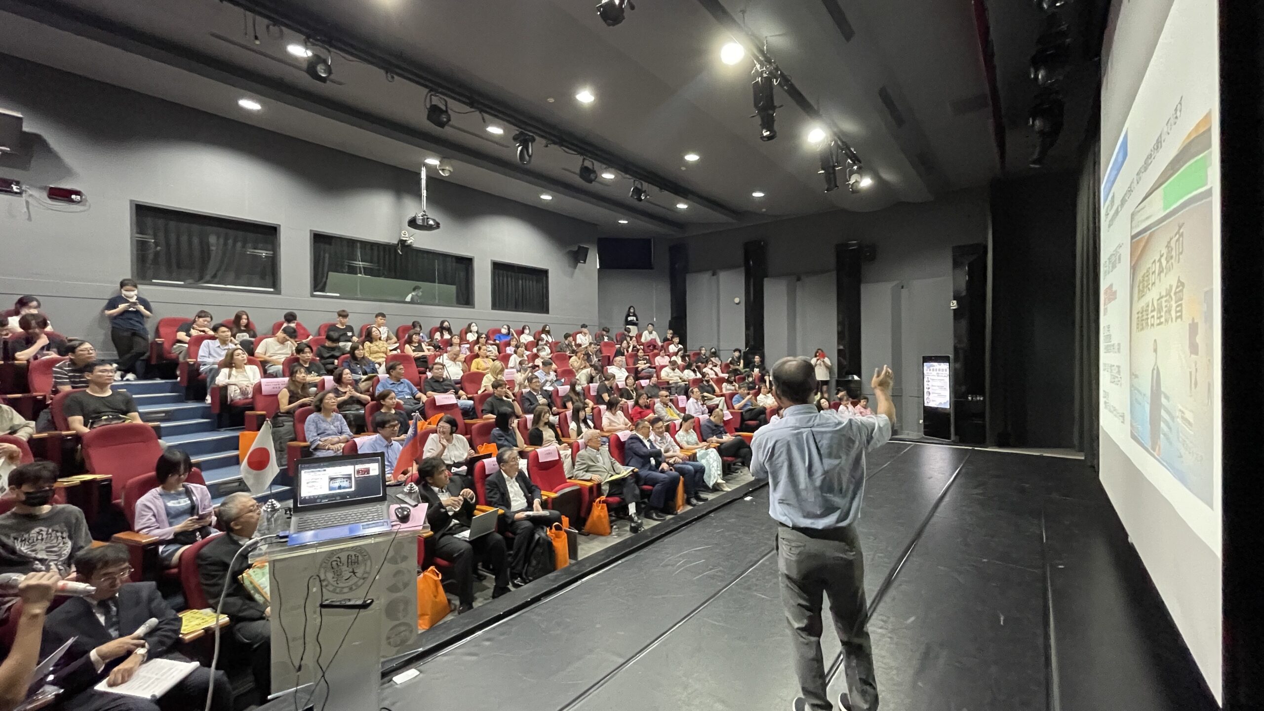 開南大學搭起台日友誼橋梁 研討會聚焦日本酒文化促進創新合作 S 31113224 scaled