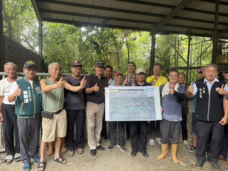▲為提升雲林地區防洪能力與水環境安全,立法委員劉建國今日偕同水利署第五河川分署長吳明華、古坑鄉長林慧如及地方民意代表多人前往多處工程地點進行會勘。