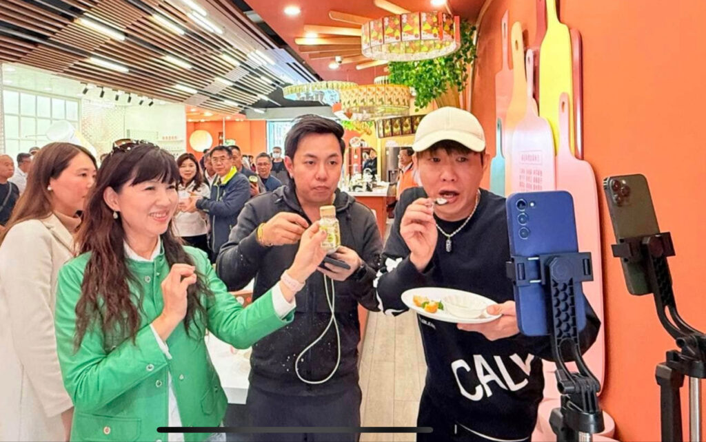 Didigo.app 攜手 DGZ ASIA 與奧達傳媒 打造跨境直播基地 iPhone 17 Pro 限量首賣引爆熱潮 5 F418E394 AE75 4EEF A974 832DF146F989