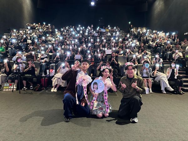 ▲施柏宇《夏日最後的祕密》韓國首映粉絲應援禮!尖叫聲壓過主持人。(圖/施柏宇工作室提供)
