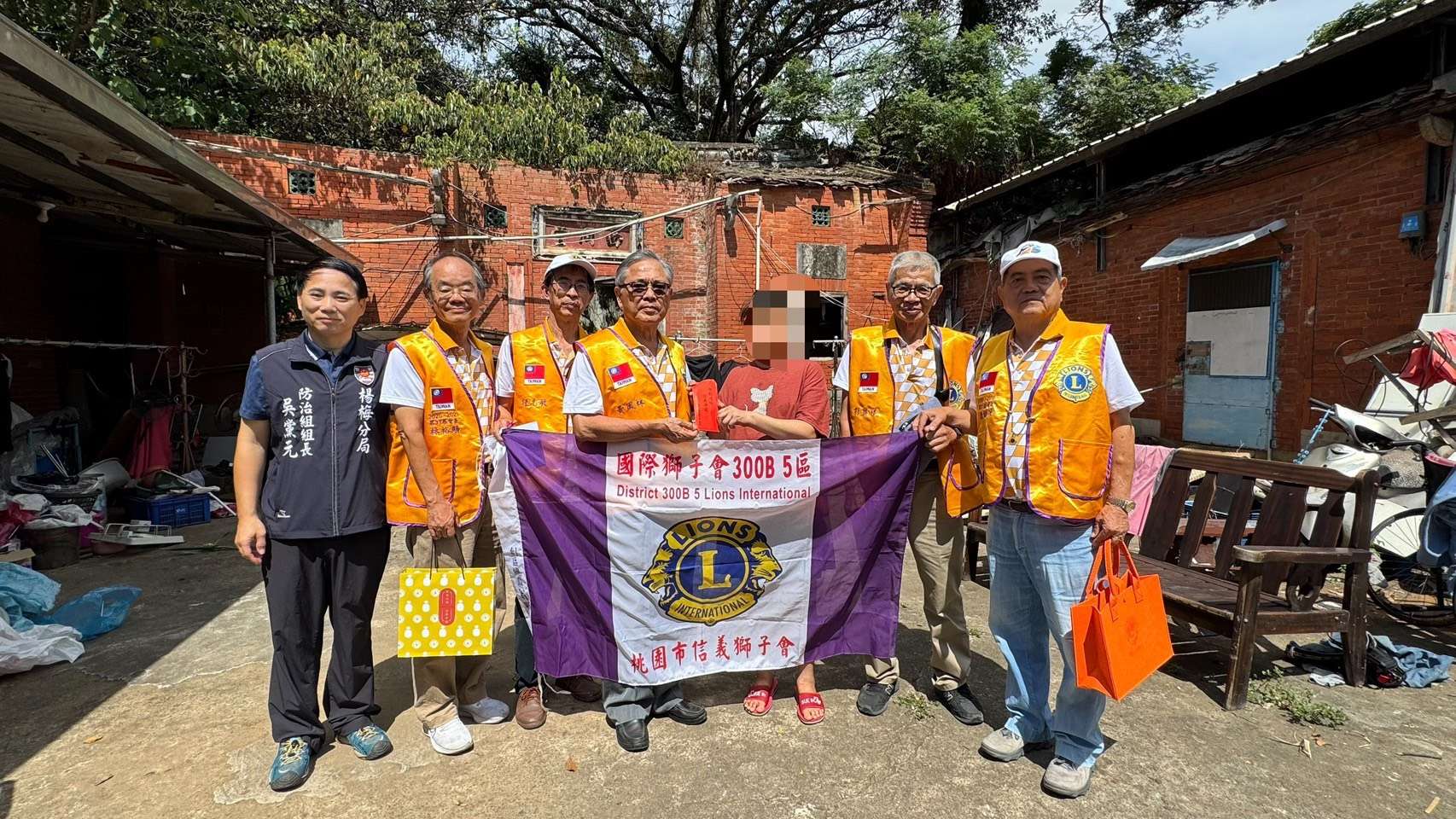 楊梅警、信義獅子會號召愛心捐款 助弱勢迎接溫馨中秋節 S 76366172 0