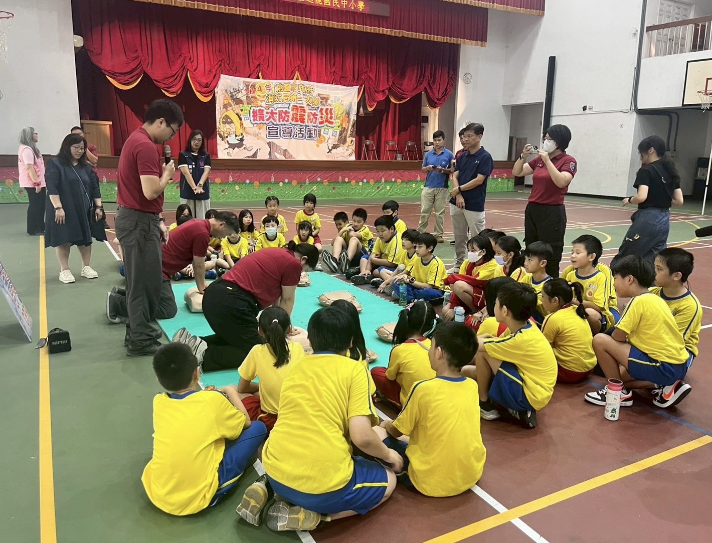 桃消迴龍分隊前進校園 培養學子正確防災觀念 S 304480296 0