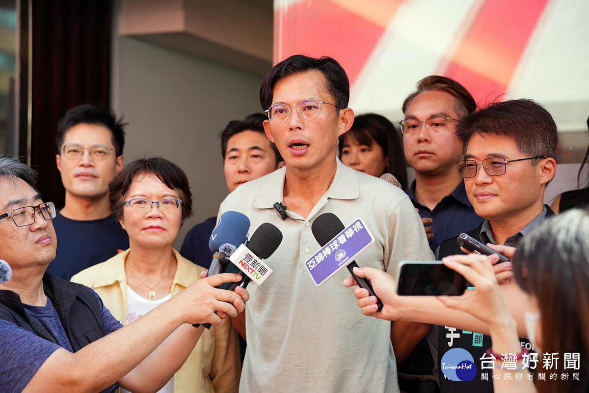 民眾黨立委劉書彬成立桃園服務 黃國昌:會與在地藍委共同努力