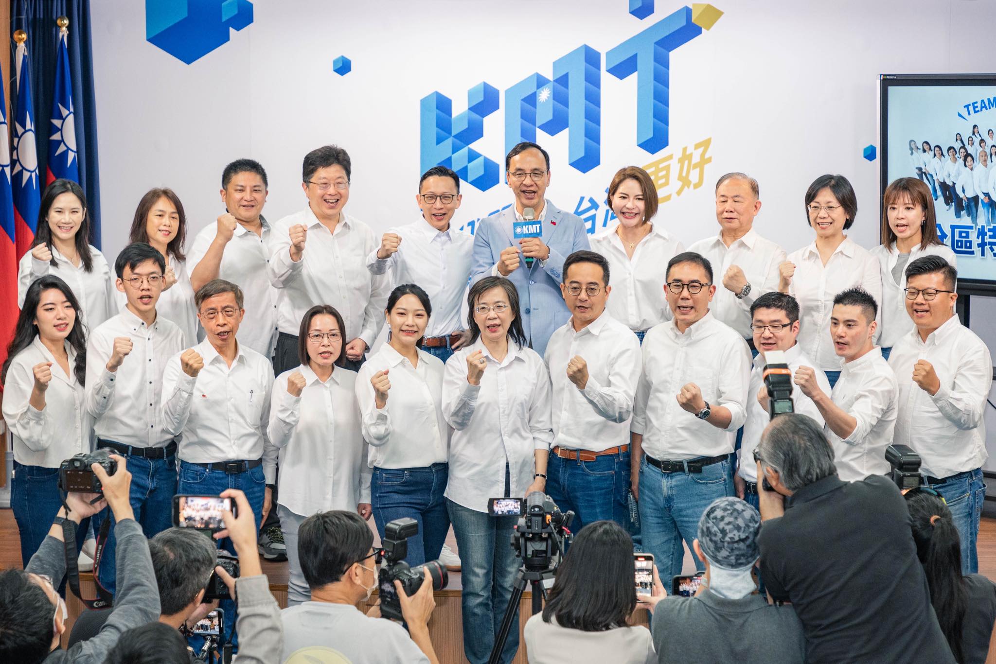 凌濤20日表示，國民黨現任黨主席朱立倫，是在困難時承擔，豐碩時交棒。翻攝凌濤臉書
