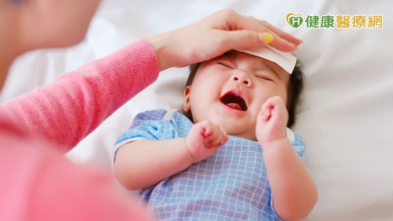 孩子發燒怎麼辦？　醫教家長判斷「就醫時機與安全退燒法」