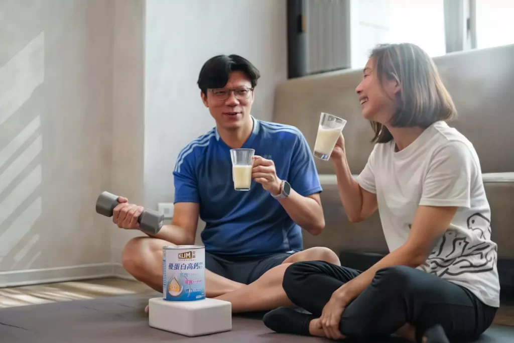 嚴選美國FDA和歐盟雙許可原料+潔淨標章評鑑,「克寧優蛋白高鈣營養配方」營養好喝又安心。