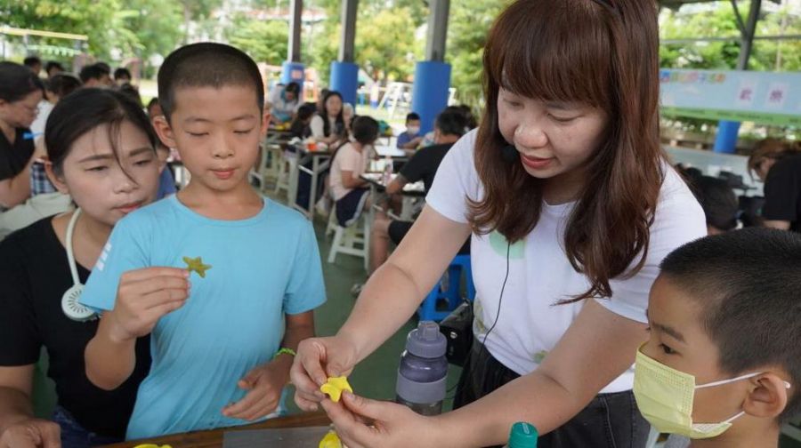 高市社教館邀市民共度中秋溫馨佳節 月圓人圓~輕黏土玉兔登月