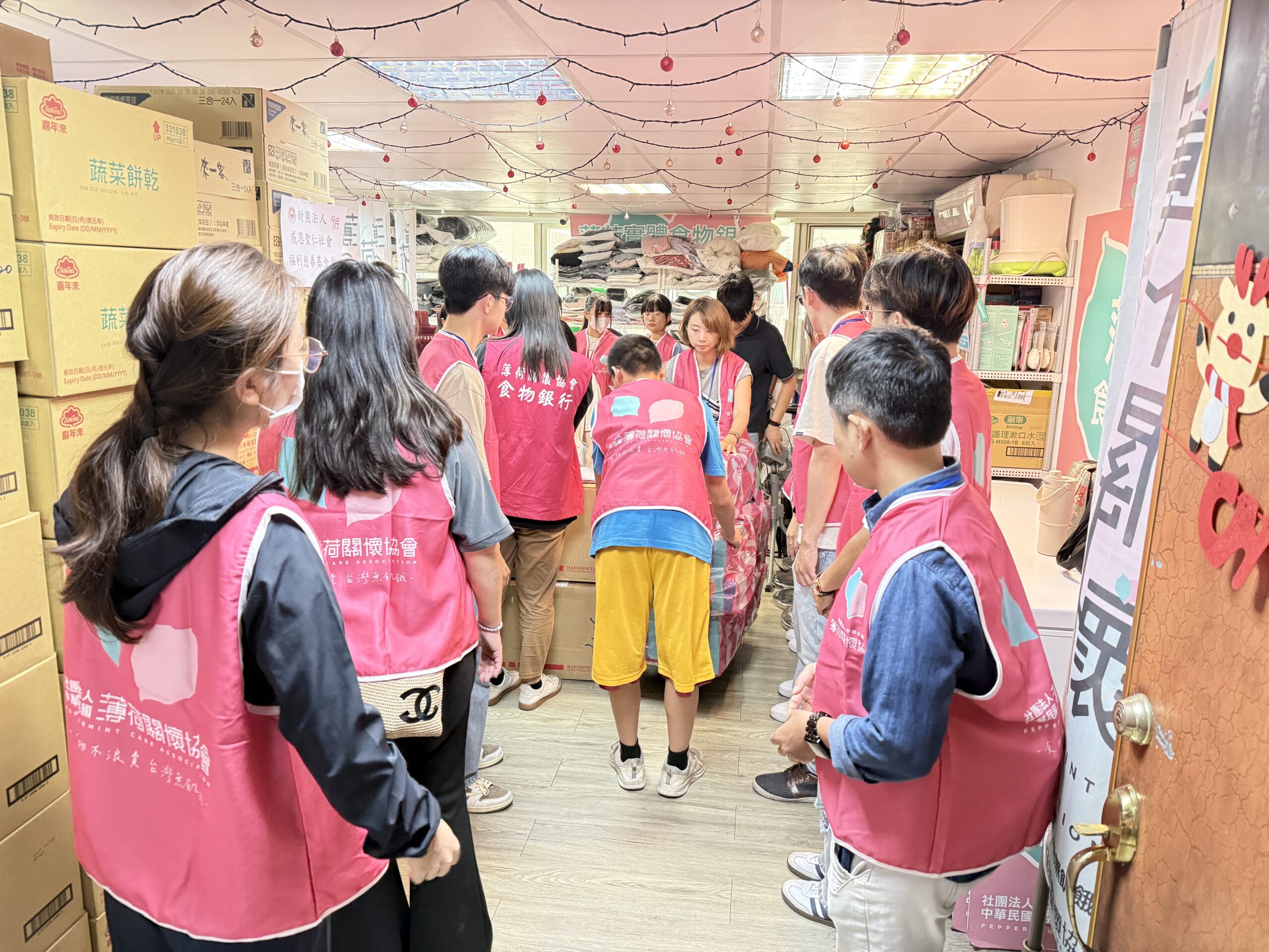 薄荷關懷協會「中秋送祝福 溫暖又幸福」物資傳遞公益活動 5 BCAA0D1D FA10 49FE AF43 277C5CD14693 scaled