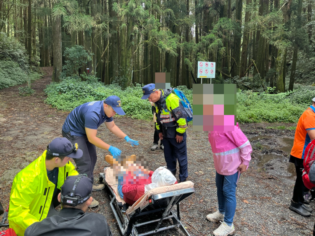 阿里山石山引水道驚傳意外 70歲嬤墜10米邊坡送醫