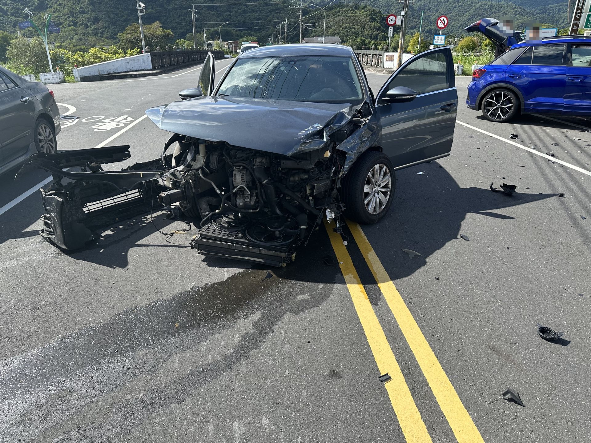 57歲蘇姓男子駕駛福斯PASSAT，載著53歲陳姓女子，沿安農北路行駛。