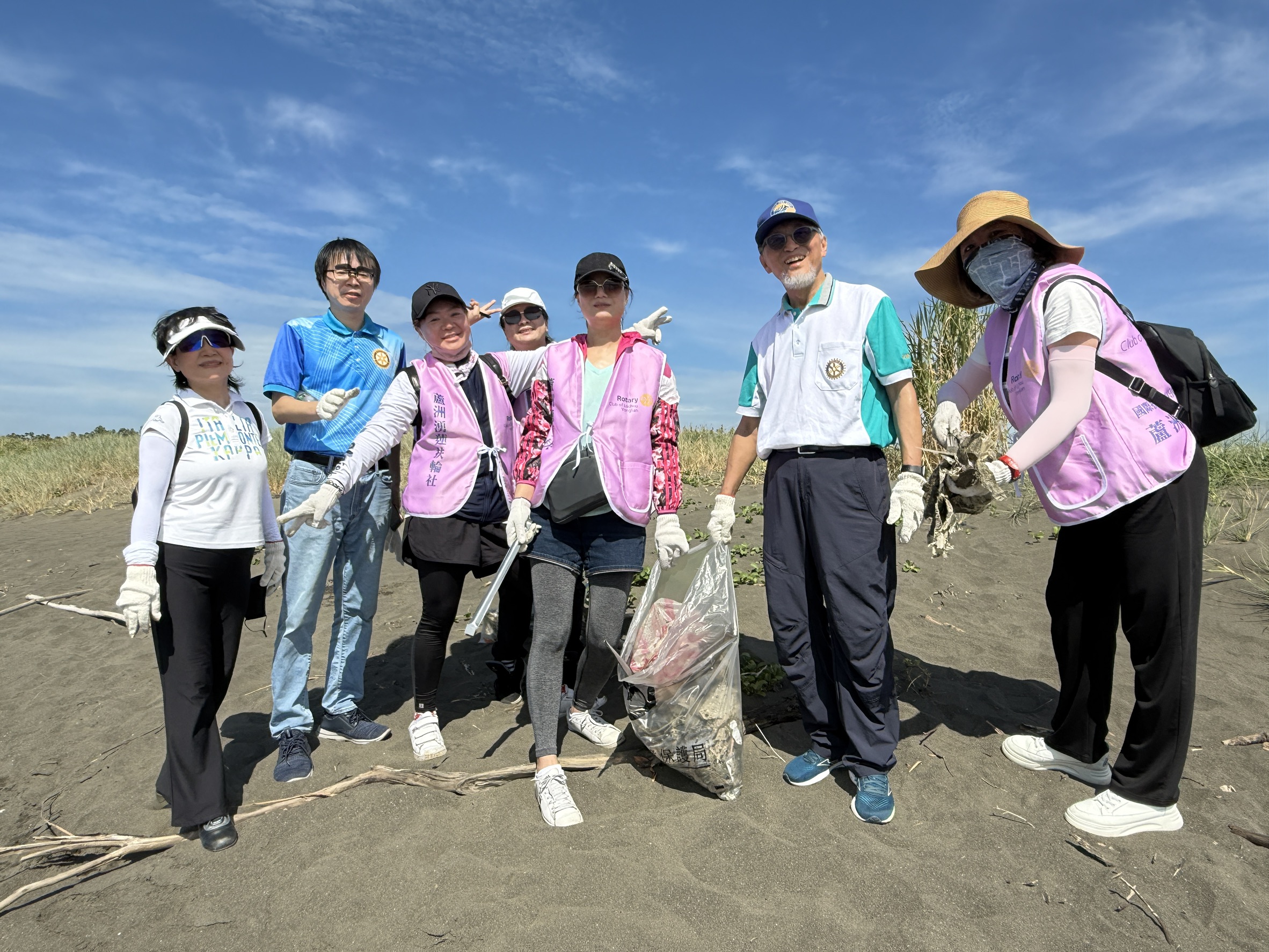 國際扶輪3490地區響應國際淨灘日 千人齊心守護250公里海岸線