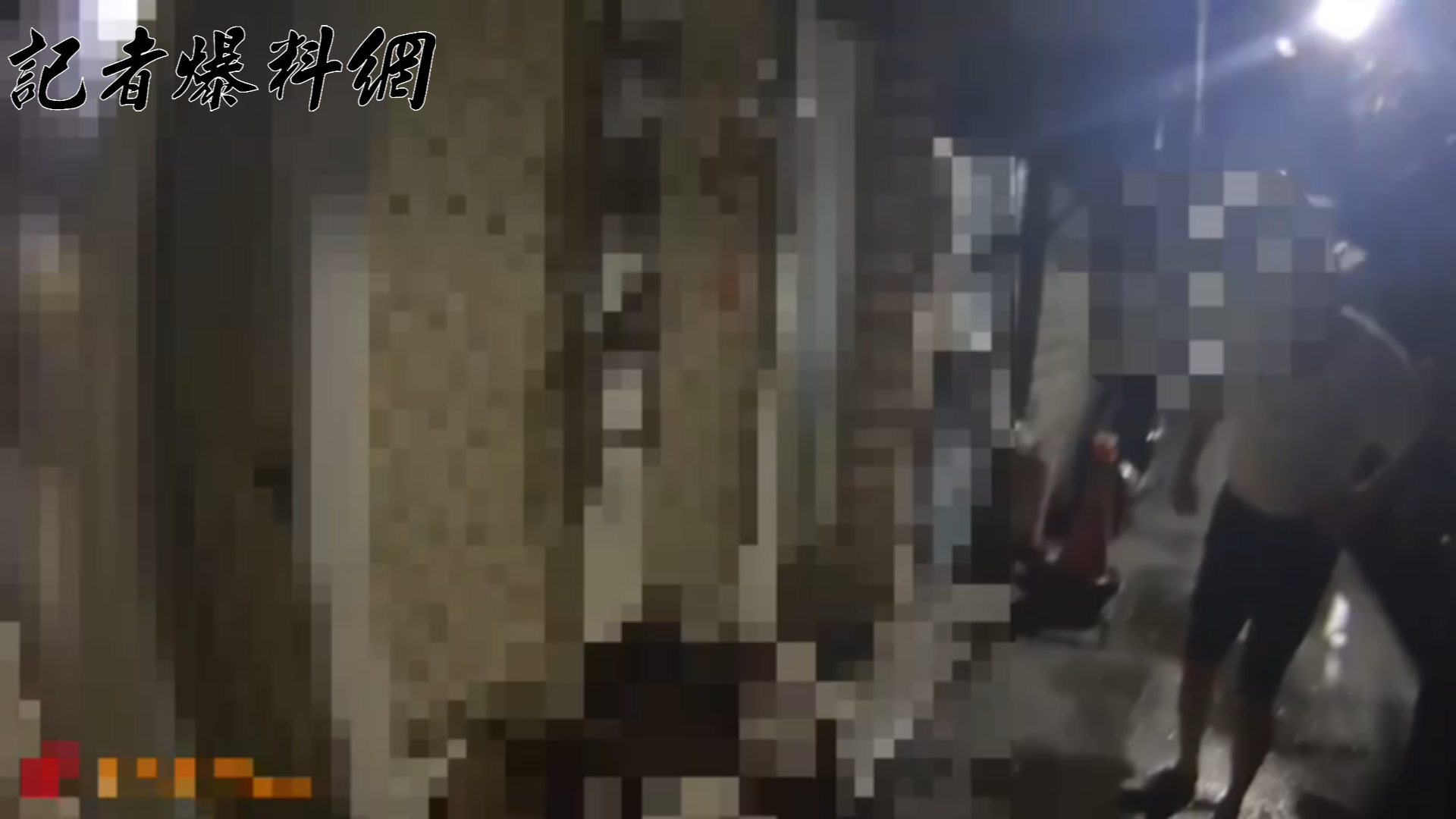 蔡男謊稱為住戶,房東接獲通知匆匆趕來,冷冷一句「我不認識他」,當場打臉蔡男。