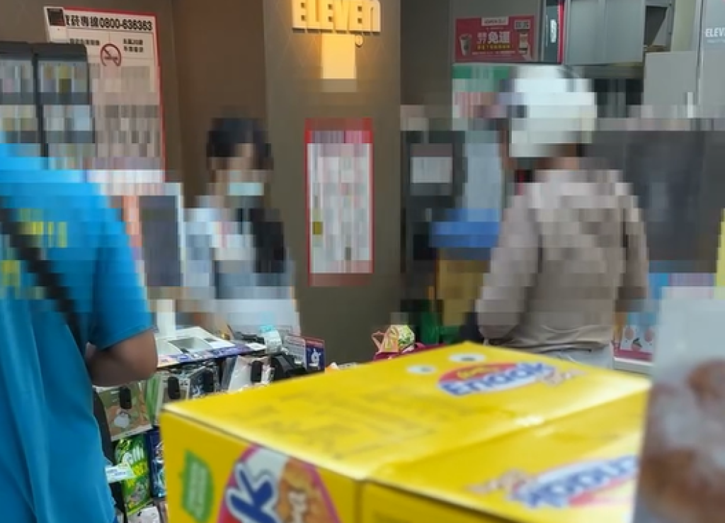 影／疑銅板扭曲破損超商不收！男櫃台大罵要求店長出面　女員工哭著離開