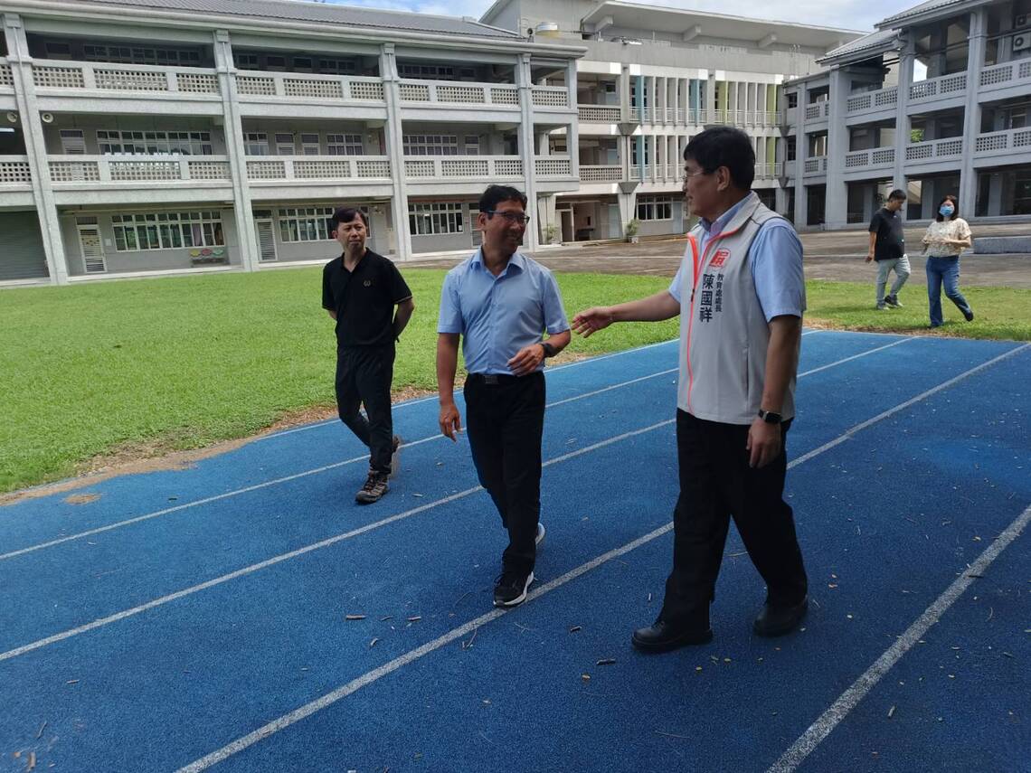 開學倒數計時! 屏東縣政府教育處長視察學校整備工作