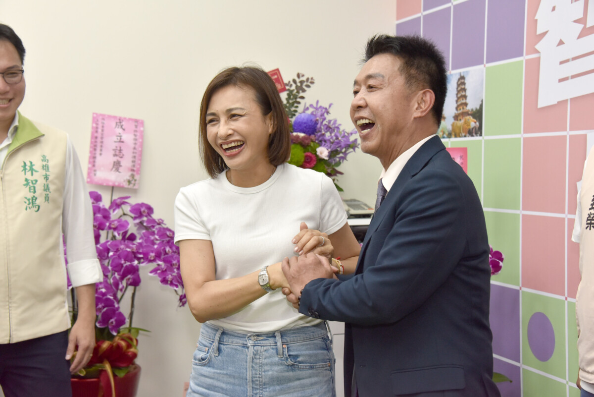 ▲日前立法委員許智傑競選辦公室舉行開幕茶會,各界民意代表紛紛湧入支持。