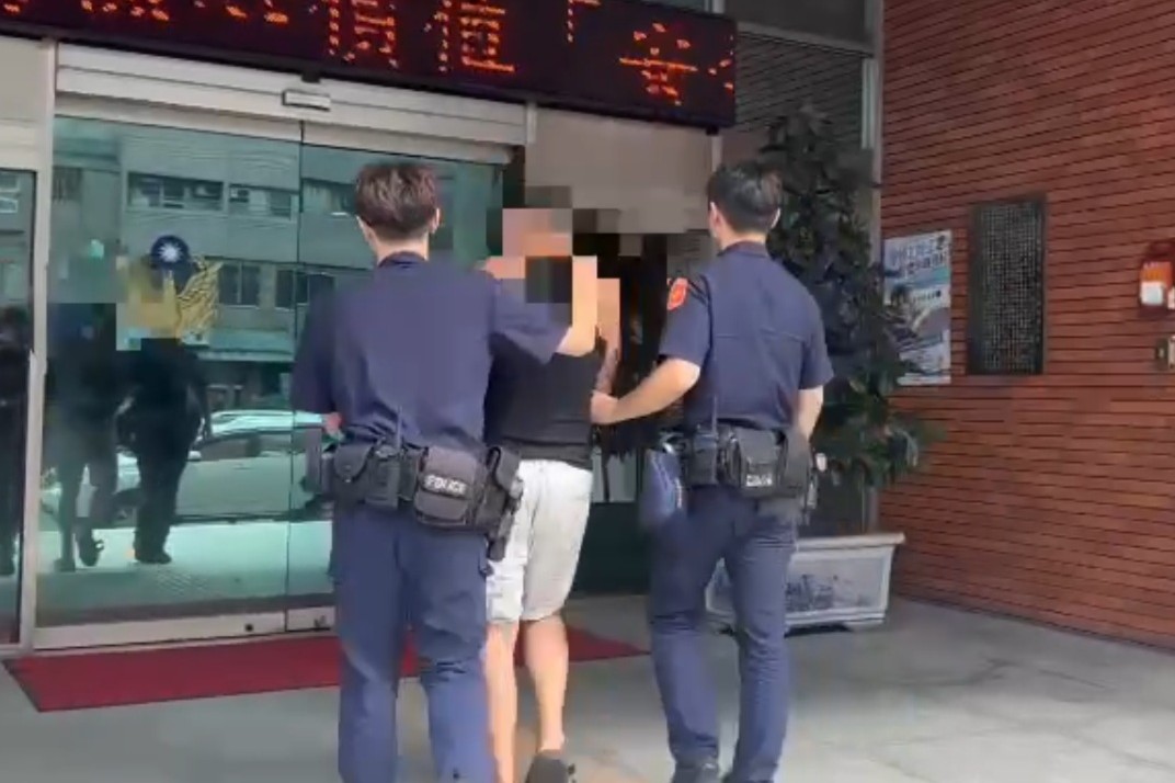 爬2樓撬窗 38歲男涉竊失風糗了當場被逮 234 cnews204250922a01