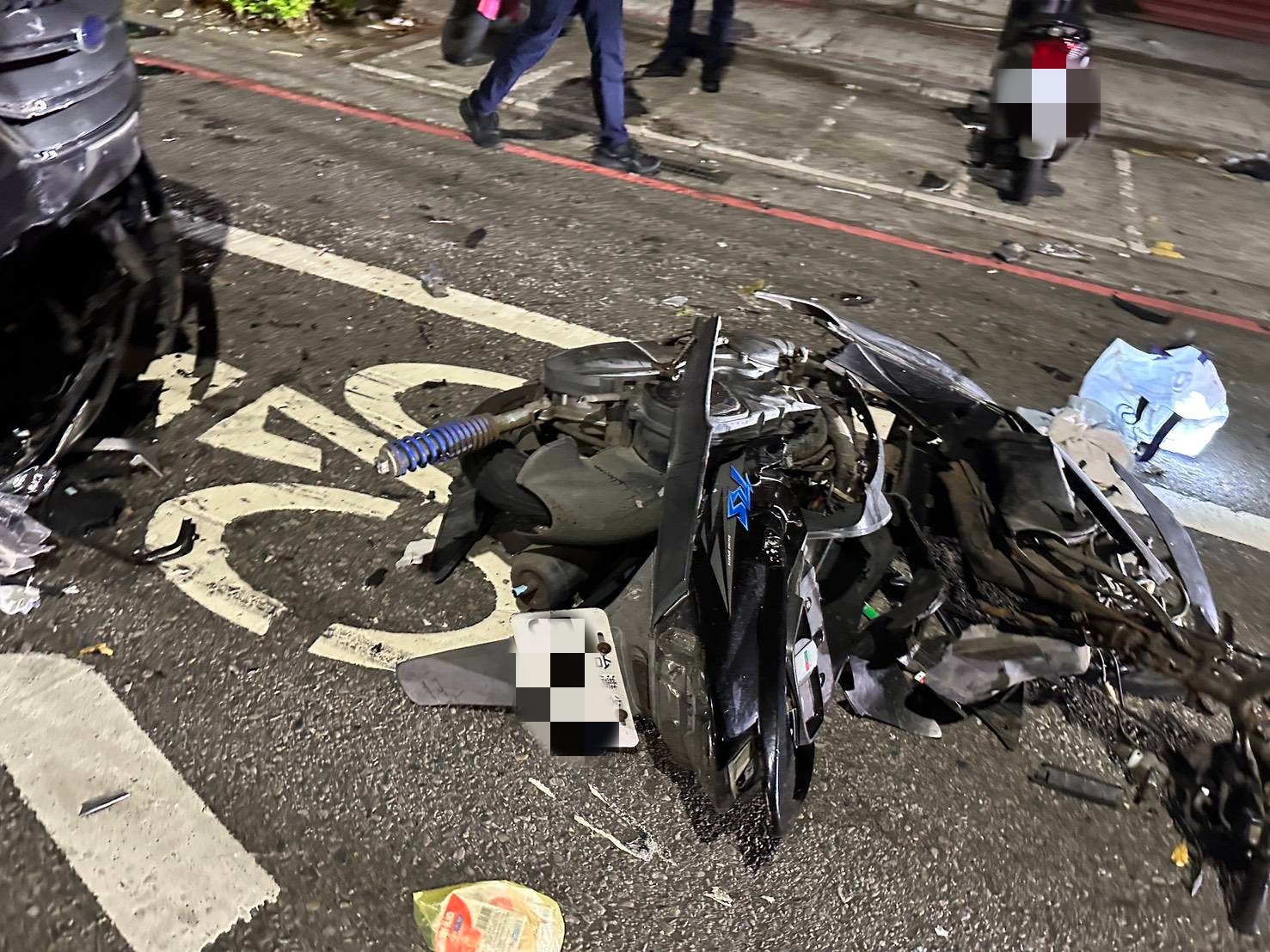 【有片】疑毒駕見警心虛逃逸!男玩命逆向、闖紅燈 猛撞巡邏車落網 13213546654 3