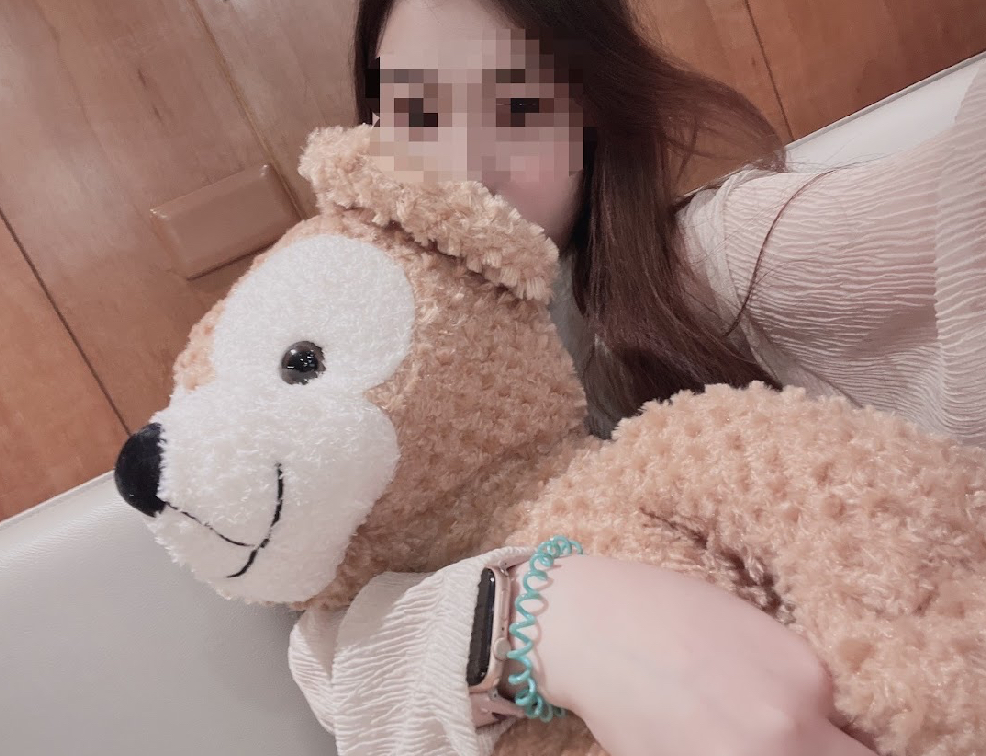 靜安會詐騙機房以美女誘騙被害人。(記者徐煜勝翻攝)