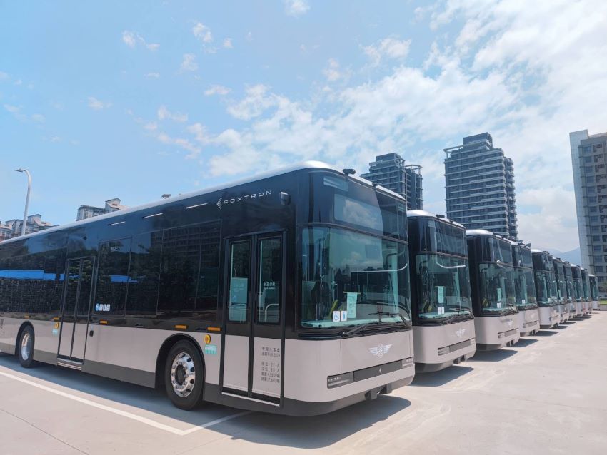 打造永續低碳新典範 新北智慧公車系統引領六都 1 《圖說》新北市積極引進電動公車。〈交通局提供〉