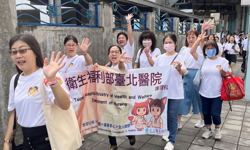 醫起健走減碳! 臺北醫院131人響應國際無車日 3 《圖說》部北響應922國際無車日,舉辦無車3C日-醫起減碳健走活動。〈臺北醫院提供〉