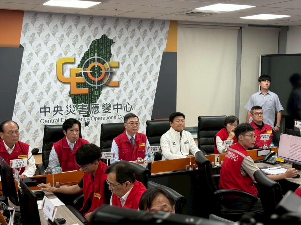 馬太鞍堰塞湖溢流告警撤離1千8百戶　傅崐萁懇請卓榮泰尋長遠性解方 237