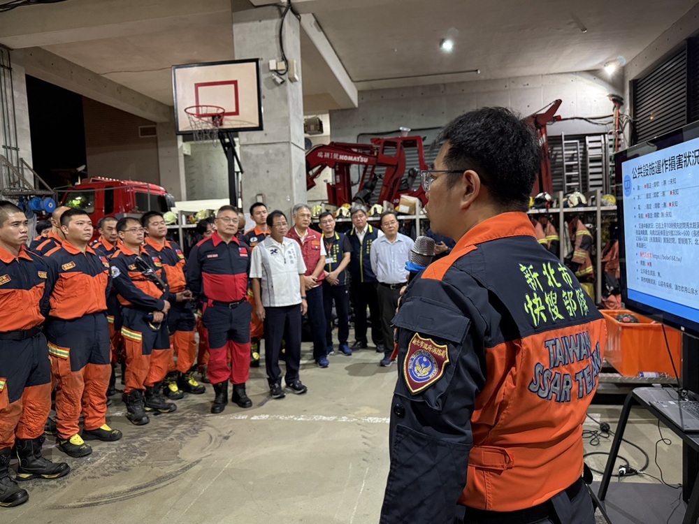 馬太鞍溪堰塞湖潰堤 新北市2梯次逾50人出發救援 260 cnews204250923a11
