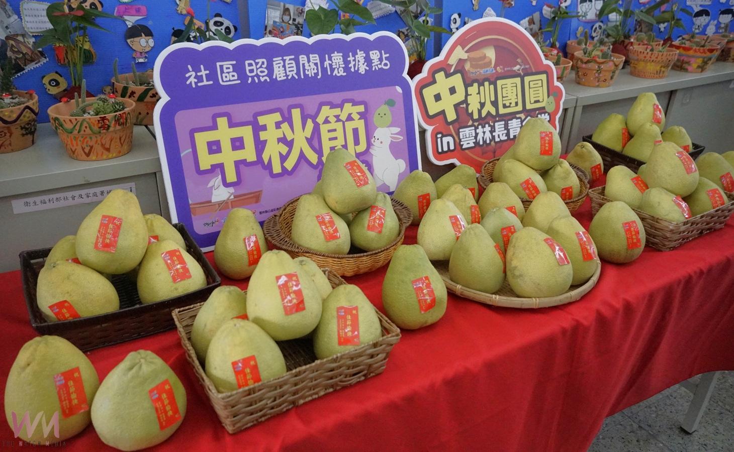 (有影片)/張麗善縣長親送文旦賀佳節 感謝志工長輩共享團圓喜悅 - https://www.watchmedia01.com