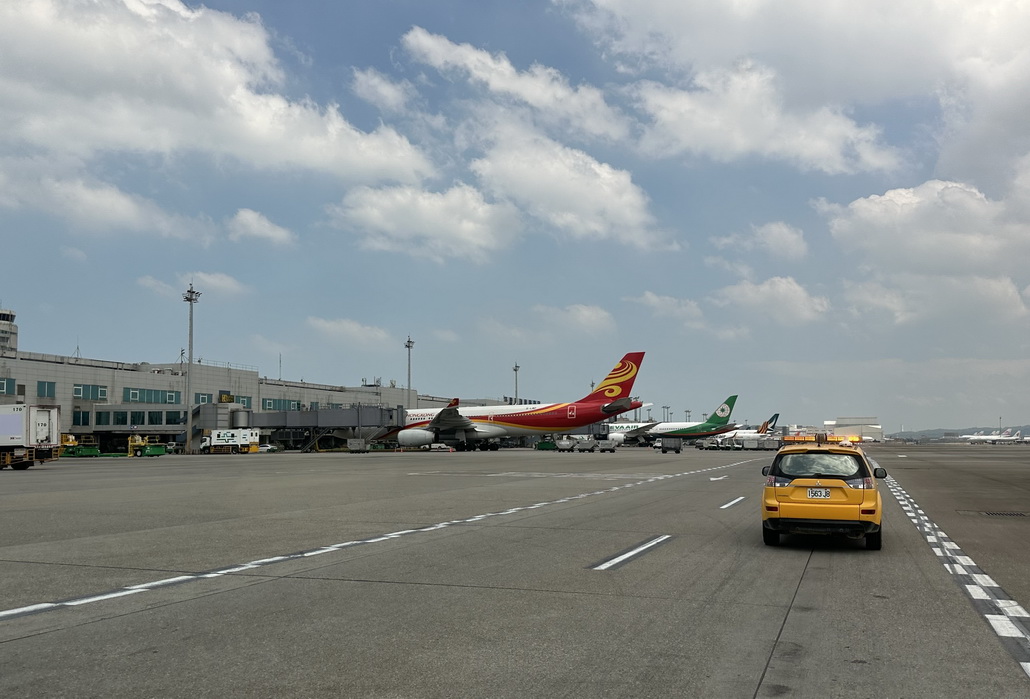 樺加沙颱風持續影響 桃機今取消逾兩百航班 香港機場明日恐影響最大