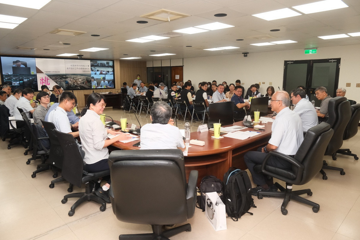 公共工程委員會進行桃園捷運棕線計畫現勘後召開審議會議。<br /><br /> 