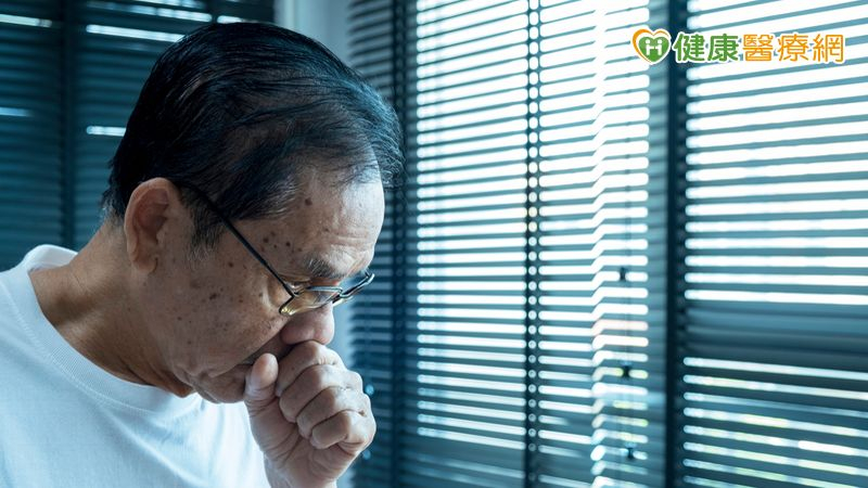 【控制嚴重氣喘有方法】7旬翁不抽菸卻反覆喘咳「1指數」破千!醫說明「嚴重氣喘」控制目標