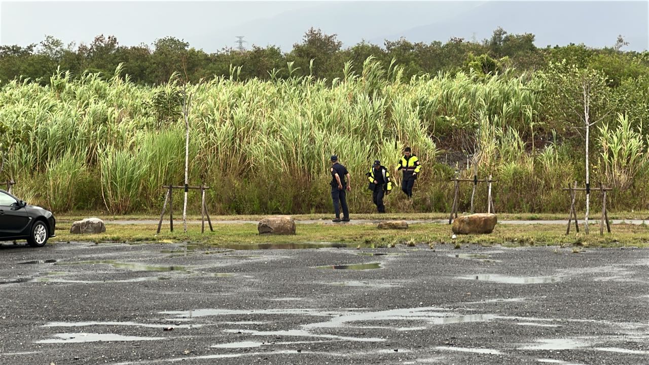 宜蘭羅東運動公園慢速壘球場旁菜園,昨(23)日下午16時許發現1具無名屍。