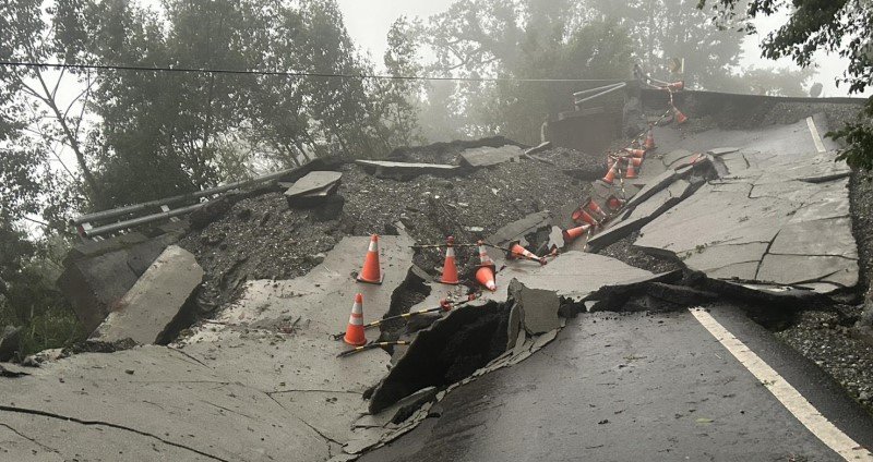 台20線向陽至初來路段 因災害阻斷道路封閉禁止通行
